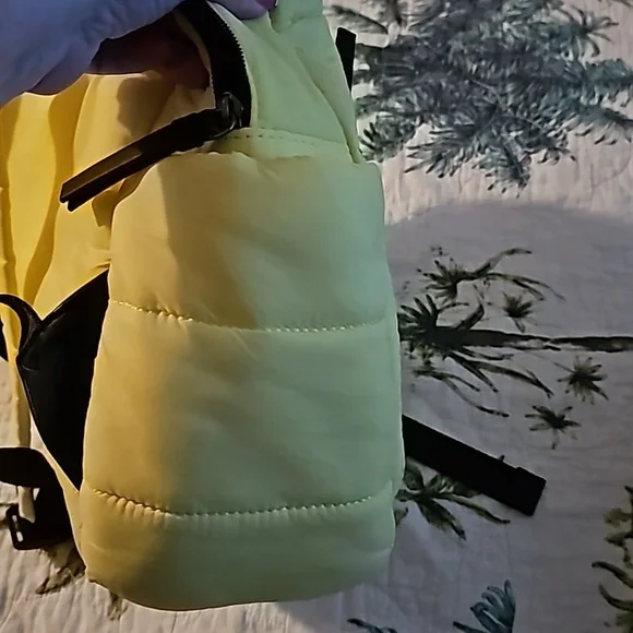 Backpack - Picture 5 of 6